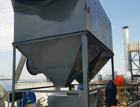 Site of dust removal equipment in a food processing factory