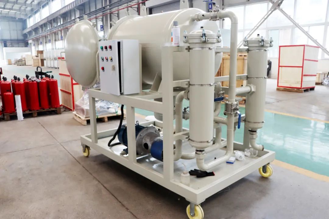 What if there is water in the oil? Please choose coalescent dehydration oil filter machine!